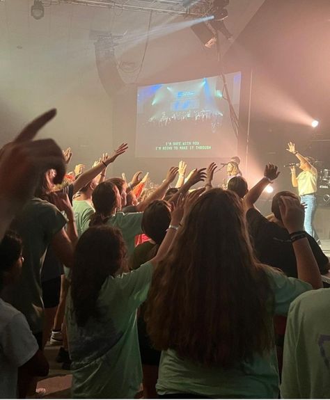 Country Church Aesthetic, Youth Camp Aesthetic, Youth Ministry Aesthetic, Youth Group Aesthetic, Church Summer Camp, Church Camp Aesthetic, Camp Counselor Aesthetic, Christian Vision Board, Summer Camp Aesthetic