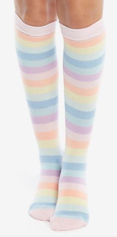 Fairy Kei Aesthetic, Space Grunge, Rainbow Socks, Stripe Socks, Pastel Outfit, Rainbow Outfit, Fire Fits, Striped Socks, J Fashion