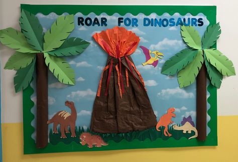 Dinosaur Theme Preschool Bulletin Boards, Dinosaur Boards Classroom Displays, Dinosaur Display Board, Dino Classroom Decor, Dinasour Classroom Decoration, Dinosaur Library Display, Dinosaur Display Classroom, Jurassic Park Bulletin Board, Dinosaur Bulletin Board Ideas Preschool