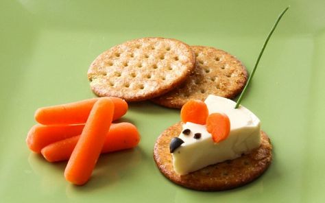 Cheese Themed Party, Fun Bday Ideas, Mouse Themed Food, Cute Party Themes, Animal Shaped Foods, Cat Bday, Baking For Kids, Cheese Triangles, Books And Food