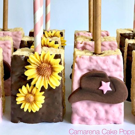 ❥ Cowgirl | Krispie Treats Cowgirl Cakes, Rodeo Party, Cowboy Girl, 21st Birthday Party, Horse Crafts, Cowgirl Birthday, Cowgirl Party, Vanilla Cookies, Birthday Party 21