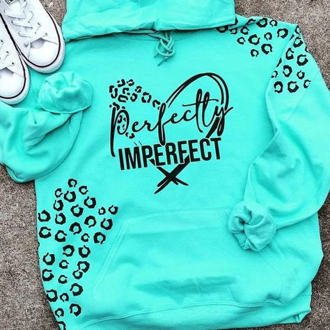 Hoodie Svg Designs, Hoodie Decals, Diy Shirt Ideas Vinyl, Tshirt Ideas Design Vinyls, Cricut Hoodie Ideas, Custom Shirts Diy, Vinyl Shirt Ideas, Hoodie Design Ideas, Sublimation Shirts