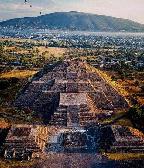 Teotihuacan Pyramid, Ancient Mexico, Step Pyramid, Mexican Culture Art, The Pyramids, Ancient Mayan, South Of The Border, Archaeological Site, Mexico Travel