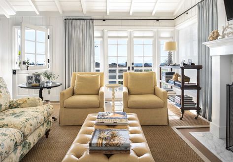 Designer Profile: Interior designer Marea Clark Living Room Beach House, Beach Style Living Room, Timeless Living Room, Contemporary Bedroom Design, Beach Living Room, San Francisco Design, Beach House Living Room, Modern Living Room Interior, Coastal Interiors Design