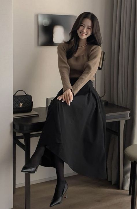 Korean Outfits Elegant, Cheesecake Factory Inspired Recipes, Korean Fashion Classy, Kdrama Outfits, Gymwear Outfits, Elegant Outfit Classy, Modest Dresses Casual, Grey Outfit, Fashionista Clothes