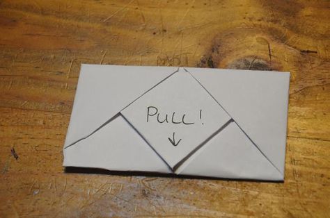 How to fold PULL TAB NOTES - What a fun thing to do with kids learning Spanish. Have them write little notes to each other! http://kidsactivities.about.com/od/ReadingandWriting/ss/How-to-Fold-a-Pull-Tab-Note-Style-2.htm#step9 Fold Paper Into Envelope, Helpful Crafts, Origami Letter, Paper Folding Crafts, Letter Folding, Secret Notes, Origami Envelope, Computer Paper, How To Fold Notes