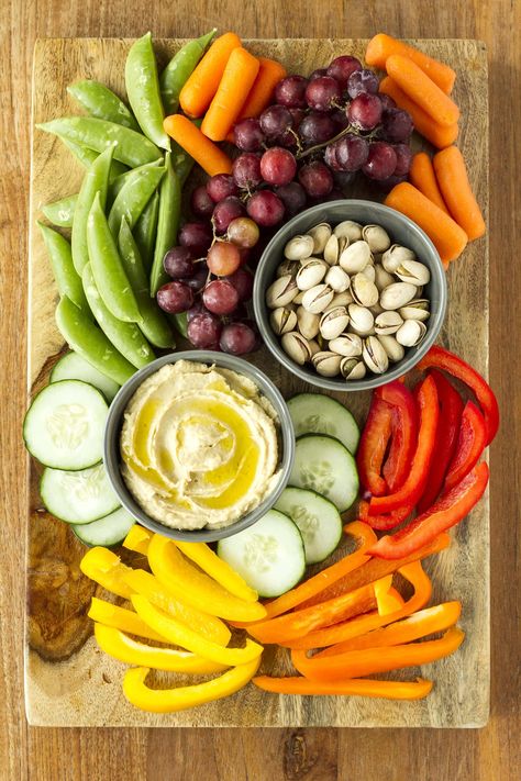 Easy Entertaining Hummus Platter -- this simple and easy @sabradips hummus platter takes less than five minutes to put together and has something for everyone at your gathering... Nuts add a bit of saltiness and grapes add some sweetness, then fill the rest up with lots of colorful fresh seasonal veggies! | hummus platter idea | simple hummus platter | hummus platter veggie tray | hummus platter appetizer | find the details on unsophisticook.com #SummerGrilled ad Veggies Hummus, Hummus Snack, Hummus Platter, Seasonal Veggies, Vegetable Platter, Snack Platter, Easy Hummus, Rest Up, Party Food Platters