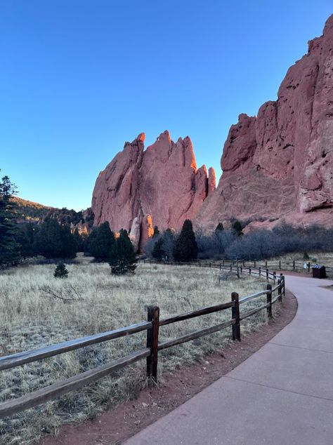 Garden of the Gods, Colorado Springs, Colorado Southern Aesthetic, Monument Colorado, Garden Of The Gods Colorado, Dream Cafe, Southern Colorado, Garden Of The Gods, Colorado Travel, Red Rocks, 2025 Vision