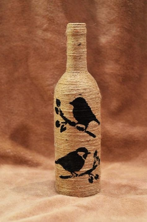 DIY Wine Bottle Painting Ideas for Home Décor Glass Bottle Diy, Diy Glass Bottle Crafts, Wine Bottle Art, Glass Bottles Art, Wine Bottle Diy Crafts, Painted Wine Bottles, Diy Bottle Crafts, Wine Bottle Diy, Glass Bottle Crafts