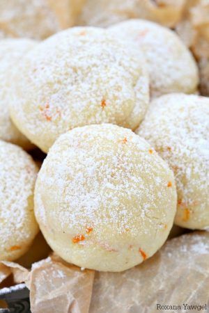 One secret ingredient makes these orange vanilla cookies simply melt in your mouth! Packed with freshly grated orange zest and vanilla bean paste, these orange vanilla cookies are the perfect addition to your cookie tray! Vanilla Cookie Recipe, Vanilla Christmas, Vanilla Bean Paste, Recipes Cookies, Bake Cookies, Cookie Tray, Vanilla Cookies, Xmas Cookies, Brownie Cookies