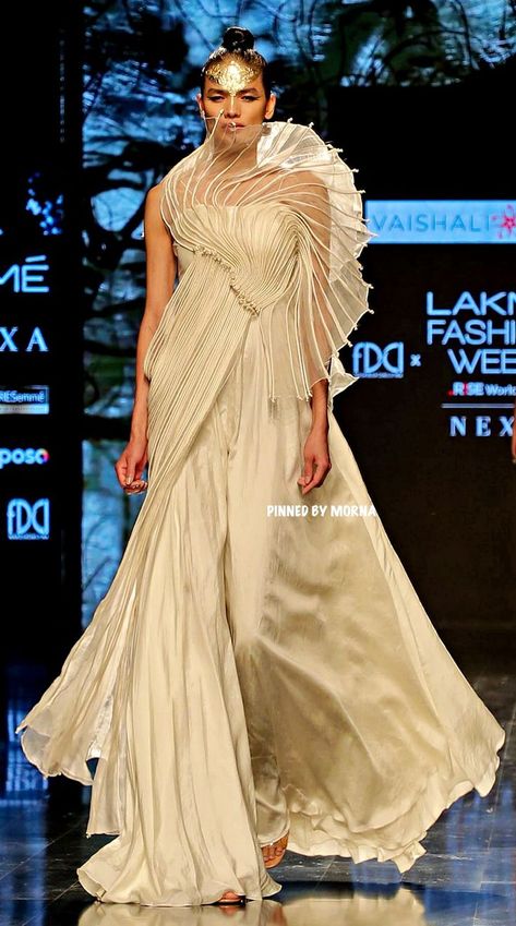 Vaishali Shadangule, Asian Designers, Gown Style, Textured Dress, Fashion Couture, Future Fashion, Pants Design, Fashion Weeks, South Asian