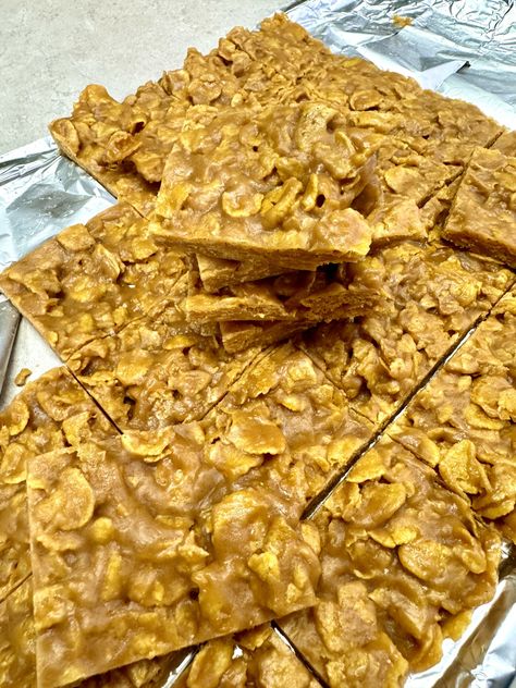 Old Fashion Cornflake Candy - The Lazy K Kitchen Cornflake Crackles, Cornflake Brittle, Corn Flake Candy, Cornflake Candy, Cornflake Cakes, Bake Sweets, School Dinners, Chunky Peanut Butter, Candy Recipe