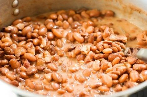 Beans Cornbread, Pot Of Beans, Southern Meals, Beans And Cornbread, Pinto Bean Recipes, Pinto Bean, Soup Beans, Ham And Beans, Pioneer Woman Recipes