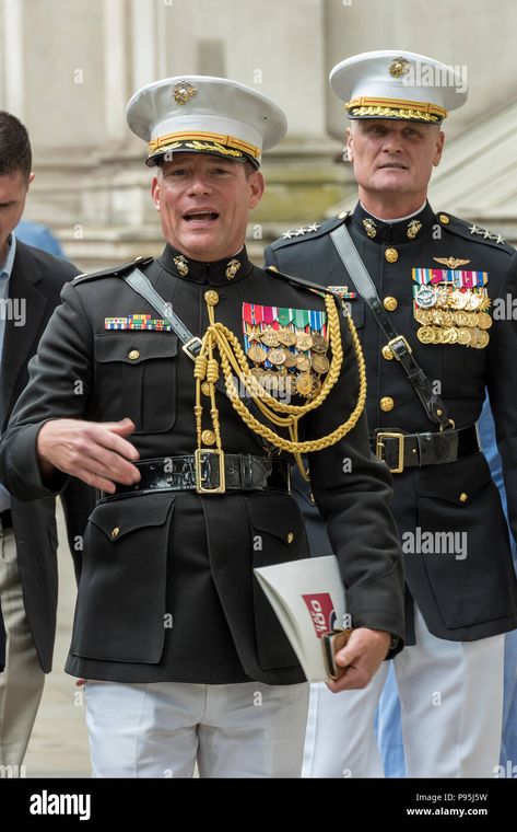 Download this stock image: tow American marines on shore leave in London wearing their dress uniforms. - P95J5W from Alamy's library of millions of high resolution stock photos, illustrations and vectors. Marine Officer Uniform, Us Marines Uniform, Marine Corps Dress Blues, Marines Dress Blues, Army Dress Uniform, Marine Corps Uniforms, Usmc Uniforms, Marines Uniform, Formal Uniform