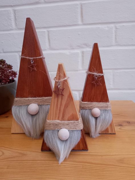 Gnome Wood Crafts, Wood Gnomes Christmas, Wood Block Gnomes Diy, Wood Triangle Gnome, Wooden Gonks Christmas, Wooden Gnomes Crafts, Wooden Gnomes Ideas, Diy Wood Gnomes, Wood Gnomes Diy