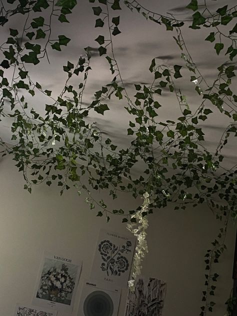 Vine Canopy Over Bed, Hanging Decorations From Ceiling Bedroom, Flower Hanging From Ceiling Bedroom, Room Decor Vines On Ceiling, Room With Vines On Ceiling, Vine Lights On Ceiling, Ceiling Vines Decor, Decorative Vines, Vines Ceiling