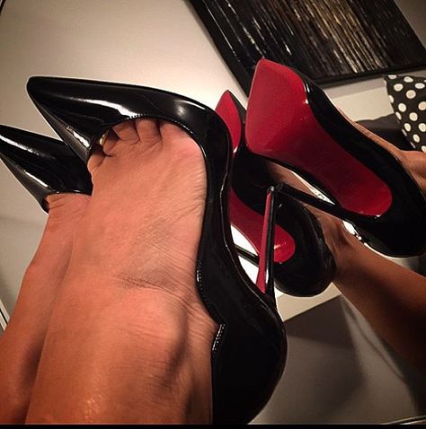 Christian Louboutin Hot Chick 130 shoe_junky_xo - cars & life | cars fashion lifestyle blog Red Sole Heels, Louboutin Heels, Christian Louboutin Heels, Hot Heels, Killer Heels, Platform High Heels, Fashion High Heels, Black High Heels, High Heels Stilettos