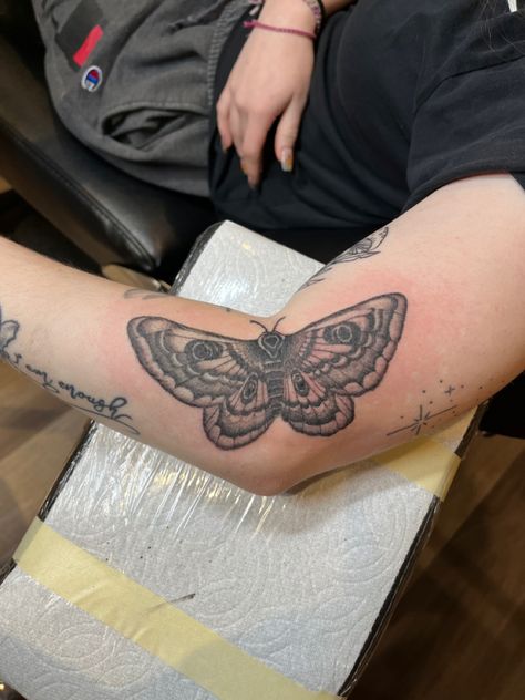 Moth Elbow Bend Tattoo, Moth Tattoo Elbow Crease, Moth Elbow Tattoo, Tattoo Elbow, Elbow Tattoo, Elbow Tattoos, Moth Tattoo, Ink Master, Tattoos Ideas