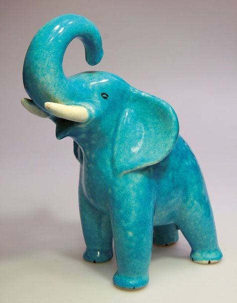 Elephant Pottery, Ceramic Things, Elephant Decal, Beginner Pottery, Pottery Animals, Plaster Sculpture, Sculptures Céramiques, Elephant Sculpture, Clay Diy Projects