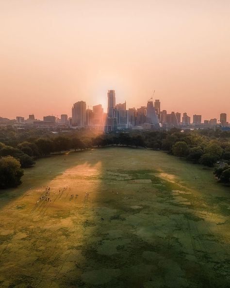 Zilker Parks tops our list of 10 Best Parks in Austin. Here's some reasons why: ✅ Barton Springs Pool ✅ Off-Leash Dog-friendly ✅ Botanical Garden ✅ Blues on the Green ✅ ACL Fest ✅ Trail of Lights ✅ Zilker Eagle Mini Train Read more here: https://smartaustinrealty.com/10-best-parks-in-austin/ Austin Aesthetic, Zilker Park Austin, Trail Of Lights, Austin Travel, Texas Things, Zilker Park, Barton Springs, Michael Roberts, Best City