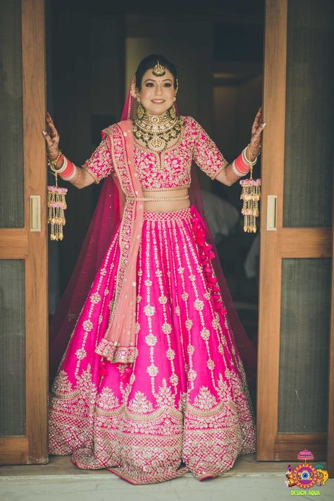 Hot Pink Bridal Lehenga, Pink Blouse Work, Hot Pink Lehenga, New Bridal Dresses, Pink Bridal Lehenga, Sikh Bride, Bridal Lehenga Designs, Latest Bridal Lehenga, Indian Outfits Lehenga