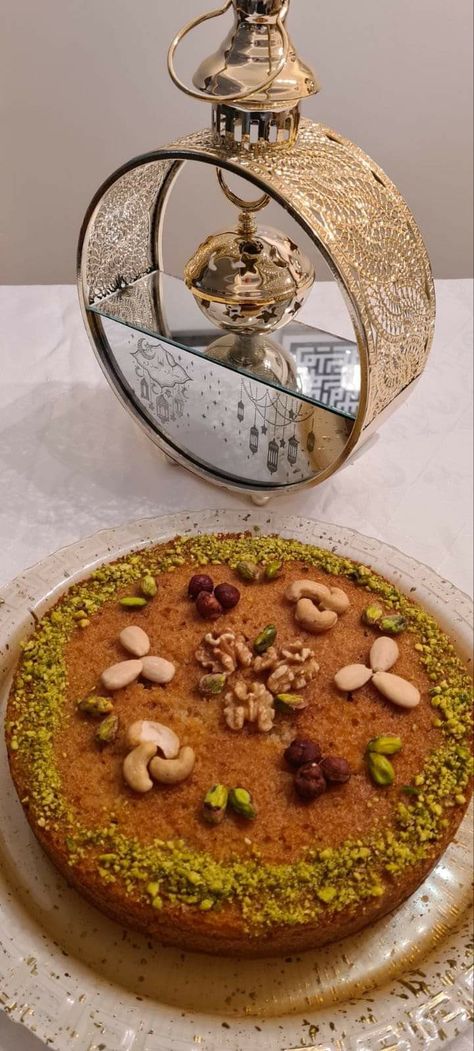 Arabic Desserts, Favorite Dessert, Cheese Appetizers, Toasted Walnuts, Fancy Restaurant, Arabic Food, Grated Cheese, Mediterranean Recipes, Ghee