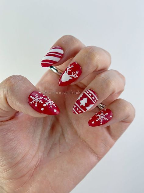 Almond Nails Holiday, Holiday Nails Snowflake, Winter Nails Matte, Snowman Christmas Nails, Holiday Nails Almond Shape, Matte Nails Short, Nails Xmas, Nails Sets, Red Christmas Sweater