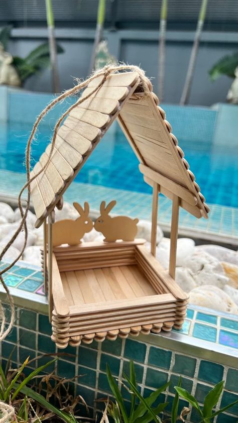 Super easy project with popsicle stick Crafts With Lolly Sticks, Wood Popsicle Stick Crafts, Popcycle Sticks Projects House, Ice Cream Stick House Easy, Pop Sickle Stick Crafts Diy, Popsicle Stick Houses Diy, Popsicle Stick Crafts House Easy, Popcycle Sticks Projects, Popsicle Stick Houses Easy