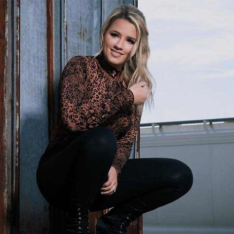 Remember the name Gabby Barrett!  It's been less than two years since American Idol viewers were first introduced to the Pittsburgh resident. While standing in front of Lionel Richie,... Faster Horses Festival, David Lee Murphy, Gabby Barrett, Taylor Hicks, Festival Lineup, Singing Competition, Faster Horses, Scotty Mccreery, Singing Competitions