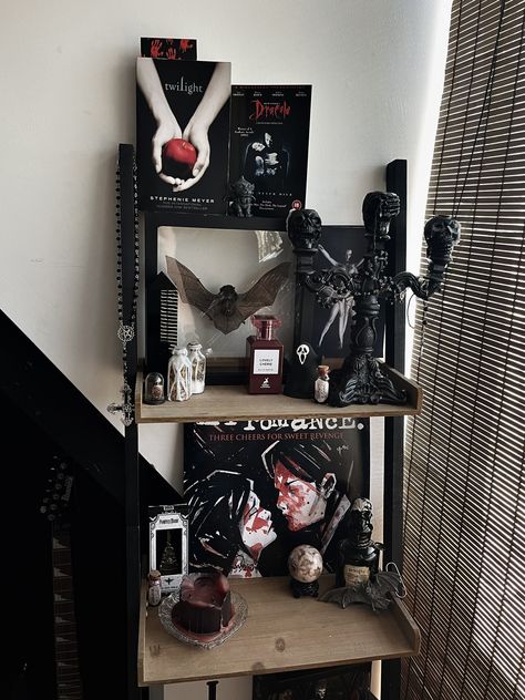 Gothic Dorm Room Aesthetic, Bedroom Aesthetic Books, Goth Room Aesthetic, Alternative Room, Gothic Bedroom Ideas, Black And White Room, Emo Room, Cozy Bedroom Aesthetic, Christmas Tree Shopping