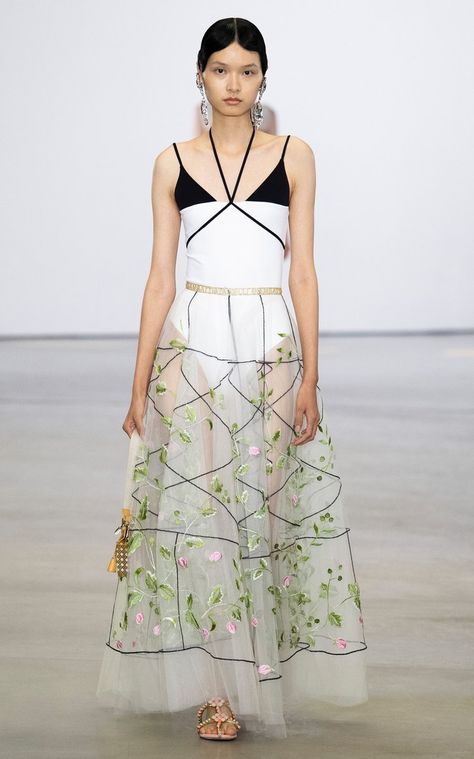 Women's Giambattista Valli Spring Summer 2023 Collection | Moda Operandi Kendall Jenner Giambattista Valli, Giambattista Valli Spring 2023, Giambattista Valli Mini Dress, 23 Runway, Giambattista Valli Red Carpet, Spring Summer 23, White Tulle Skirt, Giambattista Valli Fall 2022, Pink Pleated Skirt