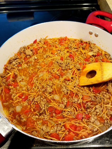 Fideo con Carne – Cooking with Karen Mexican Fideo, Fideo Soup Recipe, Beef Vermicelli, Fideo Recipe, Vermicelli Recipes, Soup With Ground Beef, Easy Meat Recipes, Chicken Pot Pie Recipes, Beef Recipes Easy