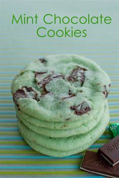 Mint Chocolate Chip Cookies, Resepi Biskut, Mint Chocolate Chip, Mint Chocolate Chips, Fun Baking Recipes, Easy Baking Recipes, Yummy Desserts, Baking Ideas, Mint Chocolate