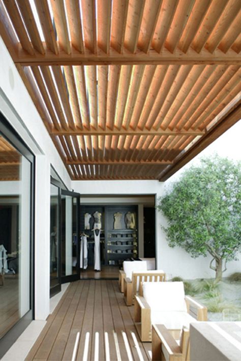 James Perse Store Pergola Modern, Corner Pergola, Modern Pergola, Pergola With Roof, Patio Roof, Terrace Design, Pergola Kits, Pergola Plans, Diy Pergola