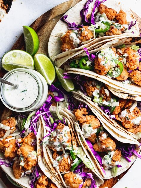 Garlic Ranch Dressing, Fried Chicken Tacos, Home Food Recipes, Crunchy Fried Chicken, Fried Chicken Taco, Deep Fried Chicken, Garlic Ranch, Healthy Prepared Meals, Crispy Tacos