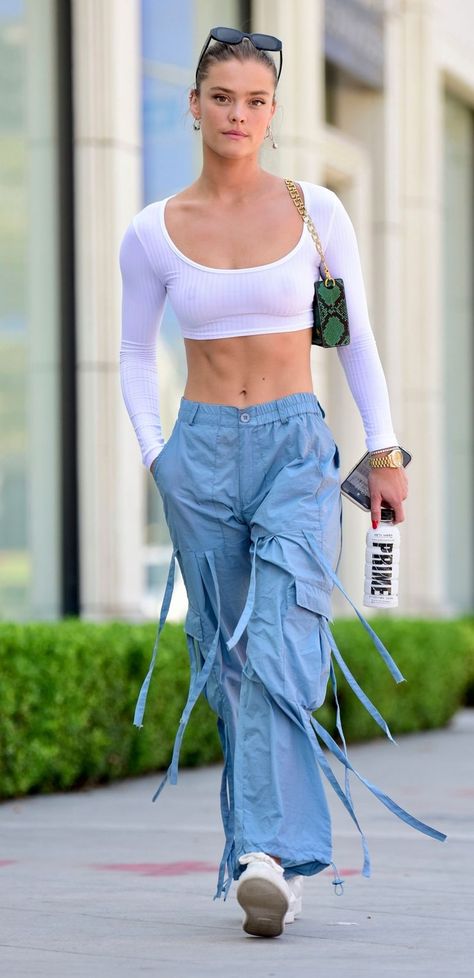 Nina Agdal Nina Agdal, Kate Upton, Sports Illustrated Swimsuit, Cozy Outfit, Mom Jeans, Cute Outfits, Hollywood, Celebrities