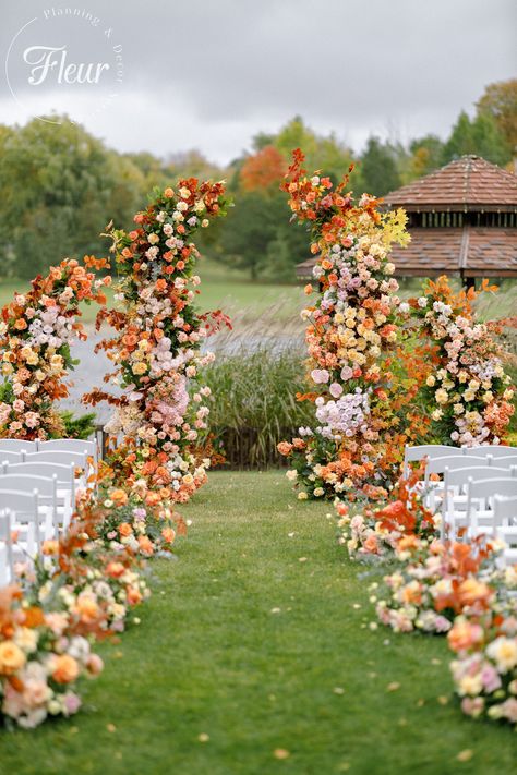 Caterpillar Aesthetic, Autumn Beach Wedding, Outdoor Wedding Alter, Fall Wedding Ceremony Flowers, Fall Wedding Florals, Aisle Arrangements, Wedding Alter, Fall Wedding Ceremony, Wedding Alters