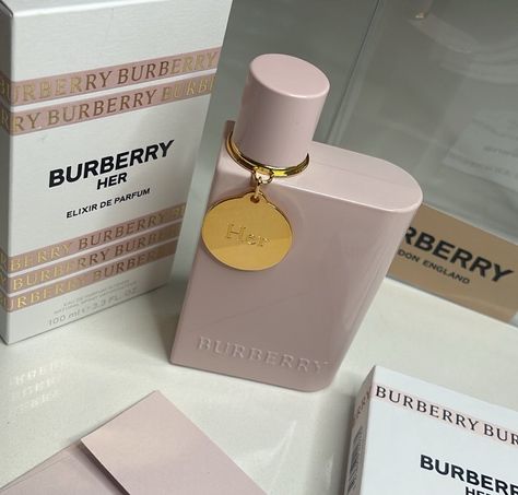 Perfume review Burberry Her Elixir, Her Elixir, Perfume Burberry, Burberry Her, Burberry Perfume, The Perfume Shop, Pink Perfume, Perfume Reviews, Sweet Fragrances