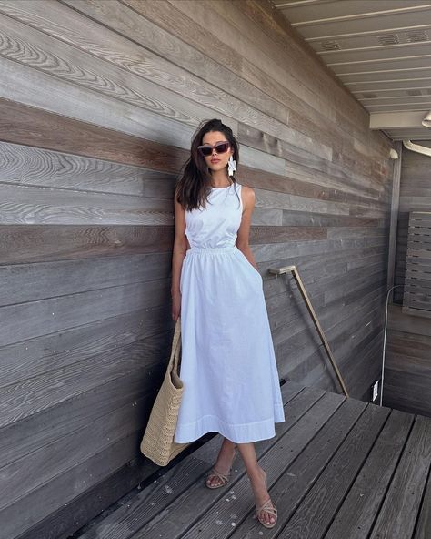 JOURDAN SLOANE (@jourdansloane) • Instagram photos and videos Hamptons Outfit Summer, Goals Motivation Quotes, Millionaire Affirmations, Jourdan Sloane, Linen Summer Outfits, Dubai Summer, Hamptons Outfit, Spring Break Dress, Casual Brunch Outfit