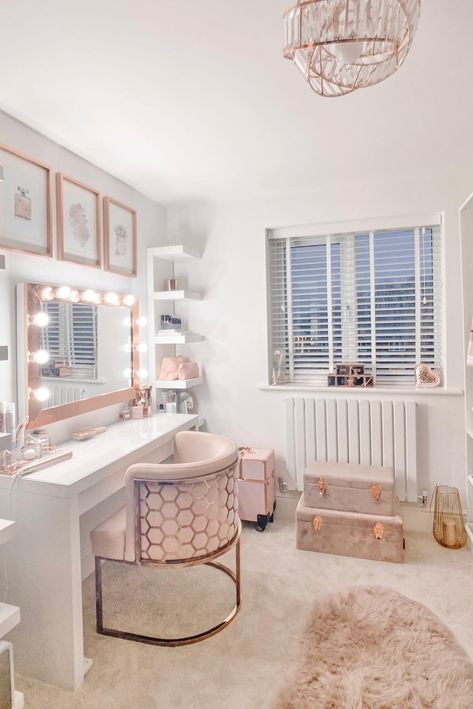 Dressing room goals by @themarklandhome with our modern Milano Alpha white designer radiator. Shop the collection and find the perfect size for your space. #bedroomideas #homeideas Girls Dressing Room, Dream Dressing Room, Daybed Room, Dressing Room Decor, Houses Interior, Dressing Room Closet, Gorgeous Bed, Wardrobe Room, How To Dress A Bed