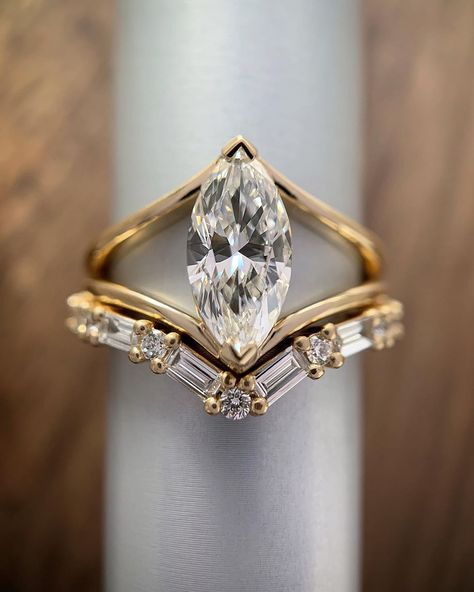 Split Shank Engagement Rings, Cute Engagement Rings, Future Engagement Rings, Engagement Rings Marquise, Dream Engagement Rings, Custom Ring, Wedding Rings Vintage, Engagement Ring Cuts, Platinum Metal