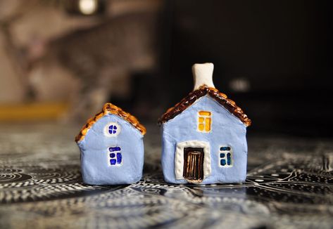 Fondant Dog, Clay Recipe, Art Houses, Clay House, Housing Crisis, Mini Clay, Tin House, Jack Of All Trades, Small Pottery