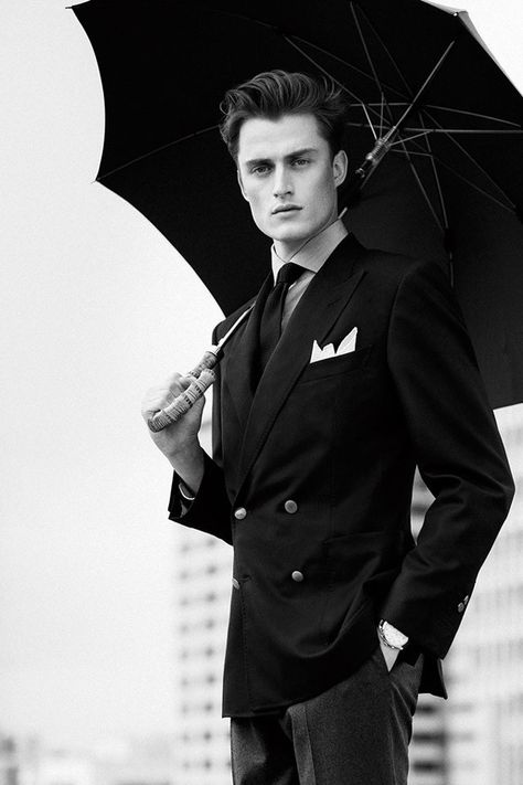 Bastiaan Van Gaalen for Massimo Dutti FW15 Street Couture, Dapper Dudes, Ivy League Style, Under My Umbrella, Wilhelmina Models, Mens Fashion Classy, Men Street, Gentleman Style, Suit Fashion