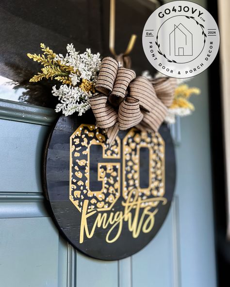 Go Knights! ⚔️ ⚡️🔛 Excited to share my most recent wood sign project! Dippin my toe into college themes, of course gotta start with my Alma-mater! #UCF #ucfknights #GKCO Next round is “CHARGE ON” Show your school spirit with our beautifully crafted wooden door hanger, perfect for supporting our Knights, Go Knights, Charge On! Black and Gold! Show your University of Central Florida pride with this stunning front door hanger! Perfect for any UCF fan, this door hanger features the class... School Door Hanger, Alabama Door Hanger, Letter Door Hanger, Letter Door Hangers, Office Decore, Manly Decor, School Doors, University Of Central Florida, Tie Dye Crafts