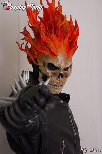 Ghost Rider Mask, Him Cosplay, Ghost Rider Costume, Marvel Cosplay, Fantasias Halloween, Amazing Cosplay, Ghost Rider, Costume Makeup, Couple Halloween