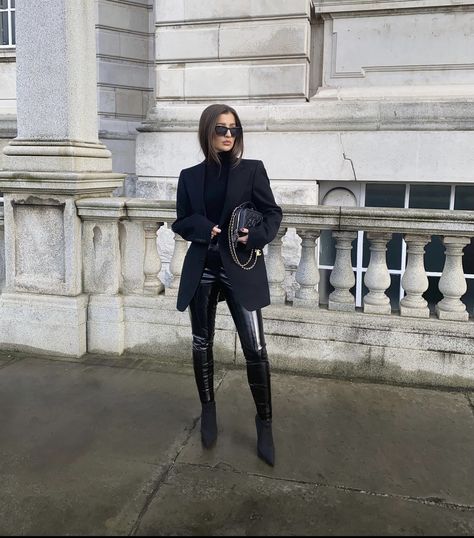 Patent Leggings Outfit, Patent Leather Leggings Outfit, What To Wear Tomorrow, Patent Leather Pants, November Fashion, Black Blazer Outfit, Patent Leather Leggings, Leather Leggings Outfit, Leather Pants Outfit