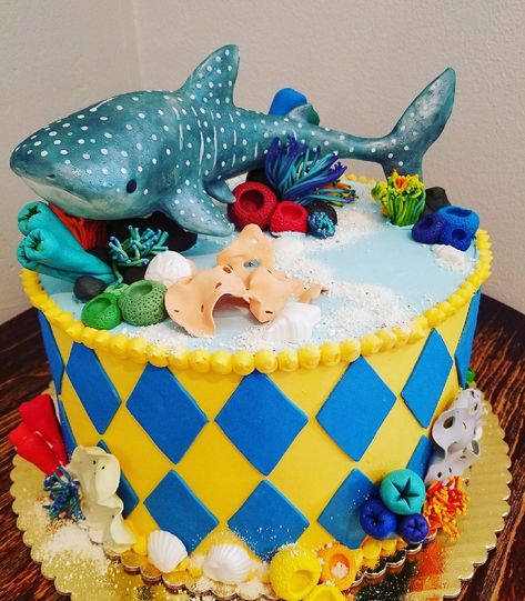 Whale Shark Birthday Party, Whale Shark Cake, Whale Shark Birthday Cake, Shark Desserts, Humpback Whale Cake, Whale Desserts, Orca Whale Birthday Cake, Chaotic Kitchen, Whale Birthday Cake