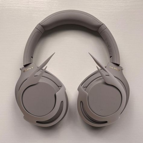 Tomás Correia | Sony wh1000xm4 accessory | Instagram Sony Wh-1000xm5, Sony Wh 1000 Xm4, Headphones Drawing, Aesthetic Items, Future Aesthetic, Music Listening, Sony Headphones, Headphone Accessories, June 1