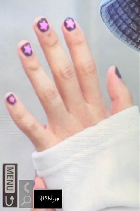 Han Jisung Five Star Nails, Han Star Nails, Kpop Idols Short Nails, Han 5 Star Nails, Han Jisung Nails 5 Star, Han Jisung Painted Nails, Han Jisung Five Star, Han Jisung Nails Designs, Han Jisung No Makeup