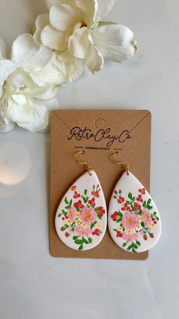 Polymer Clay Earrings on Instagram: "💐Calling all brides and floral lovers! I am going to be adding custom painted bouquets to the shop. These are such a sweet way to remember your wedding bouquet and would make a very special gift to surprise someone with. I’m also hoping to add more custom options soon. Stay tuned! 💐 . . . . #polymerclayearrings #clayearrings #clayearringscollection #handpaintedearrings #handpaintedjewelry #artreels #reelsinstagram #trendingreels #trendingaudio #customjewelr Polymer Clay Wedding, Painted Polymer Clay, Custom Bouquet, Hand Painted Earrings, Painted Earrings, Hand Painted Jewelry, Earrings Polymer Clay, Wedding Anniversary Gift, Custom Bridal